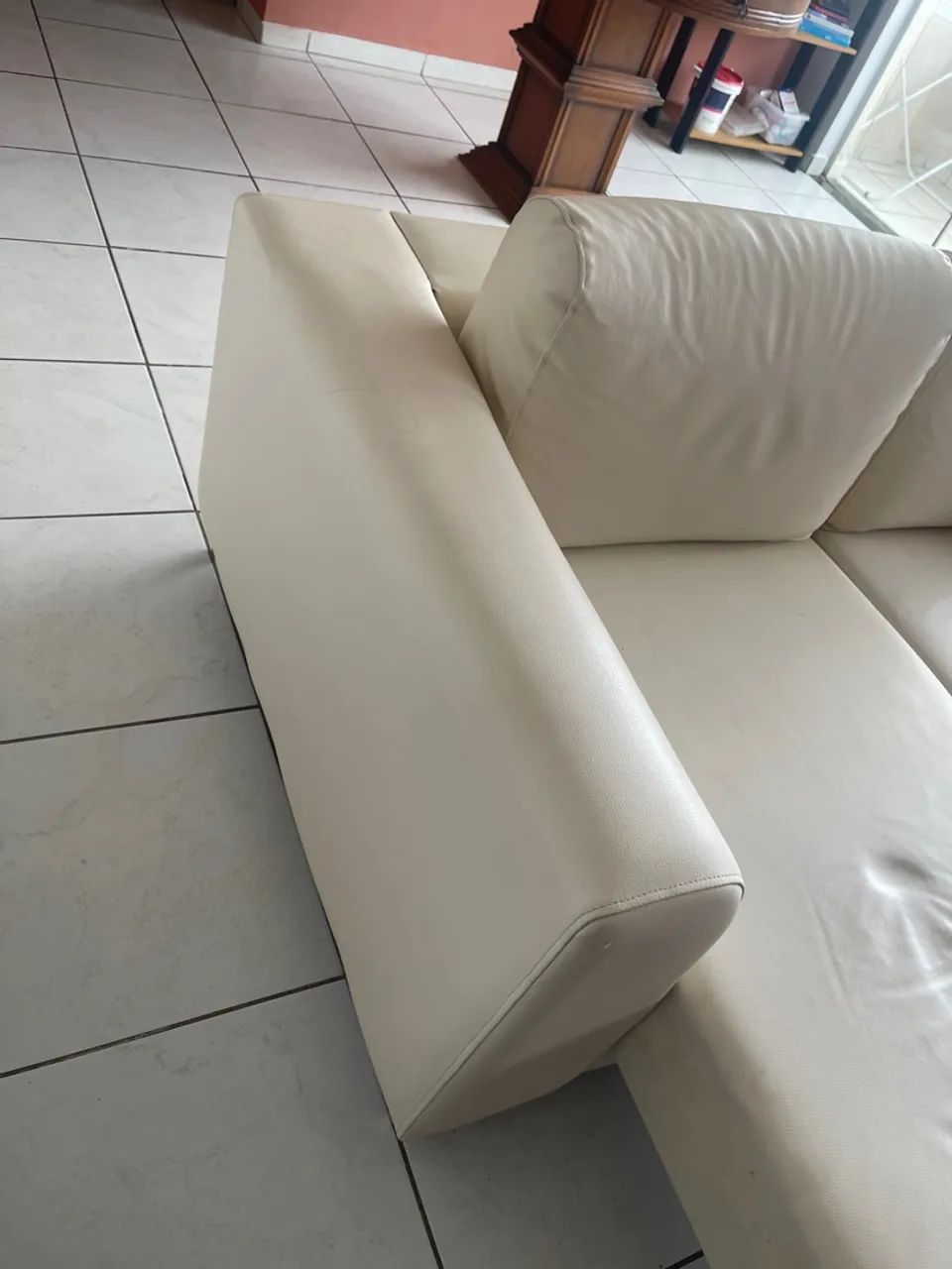 Vendo sofá de couro  - Foto 5