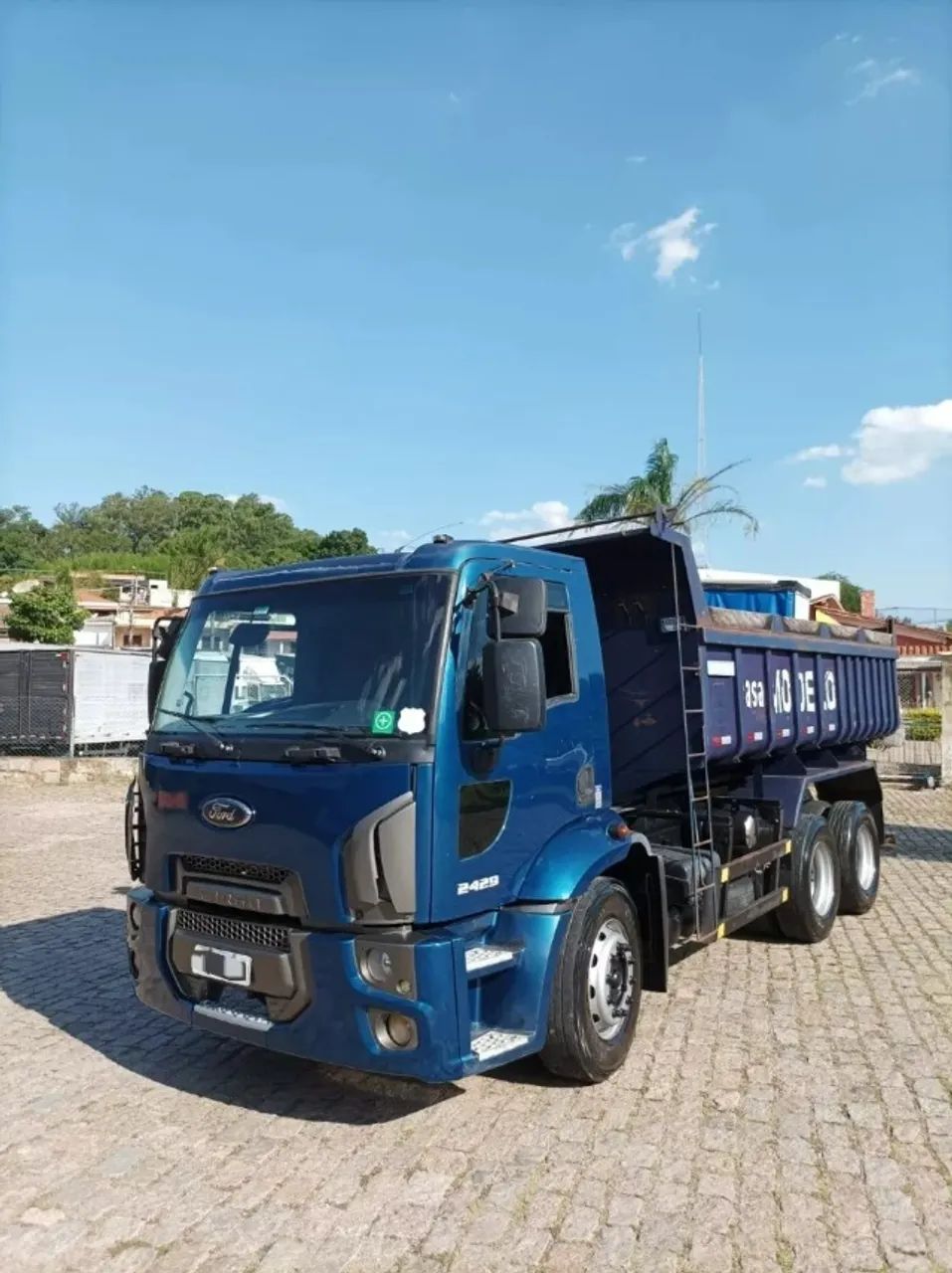 Ford Cargo 2429 6x4 - 2013 Caçamba - Foto 2