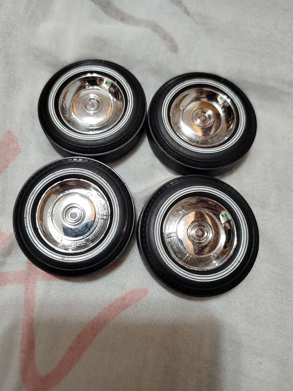 11 Jogos de rodas 1/18 coleção lote autoart ertl Jada nacionais rodinhas Custom kyosho  - Foto 4