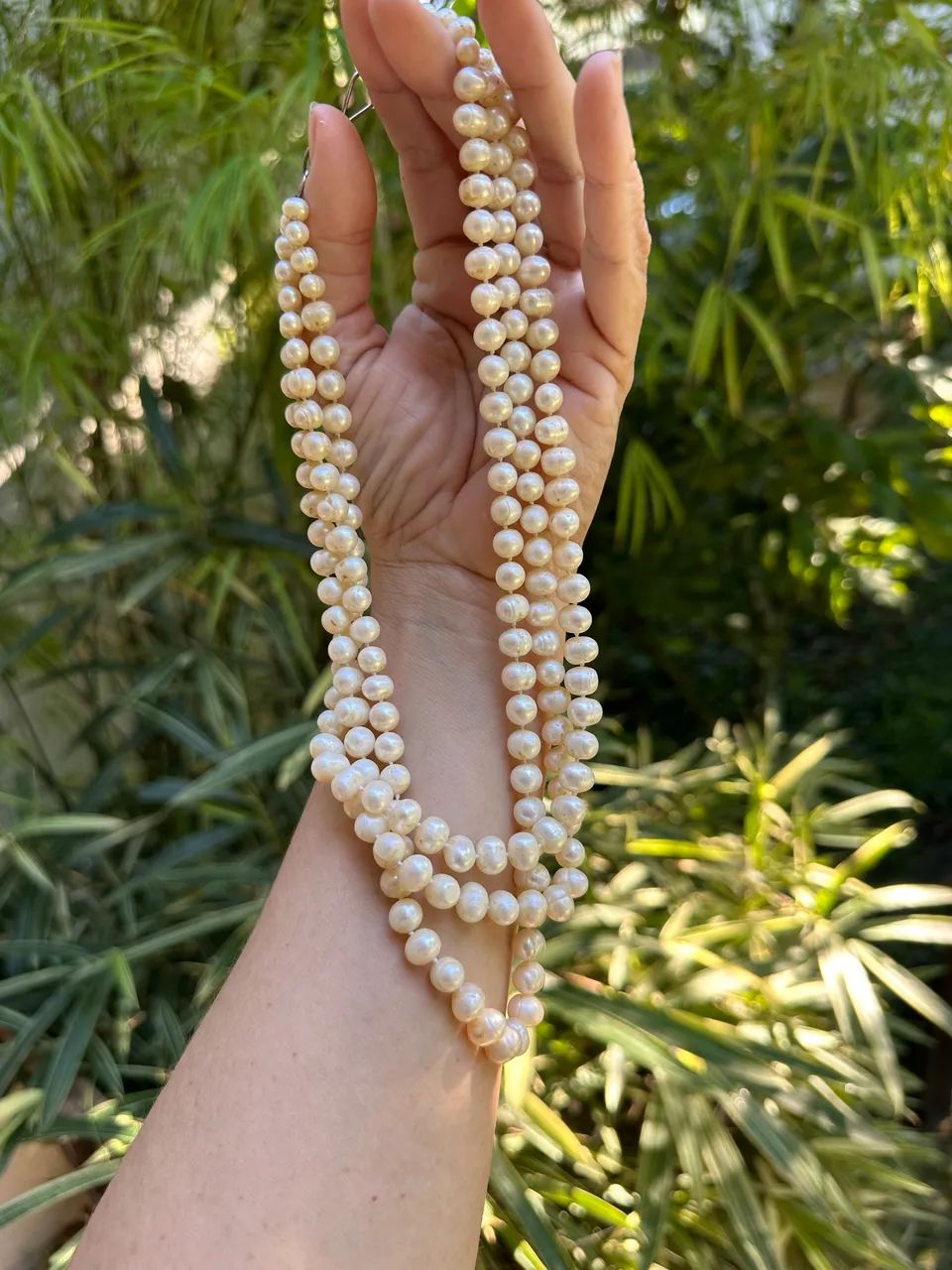 Colar de pérolas barrocas naturais.
