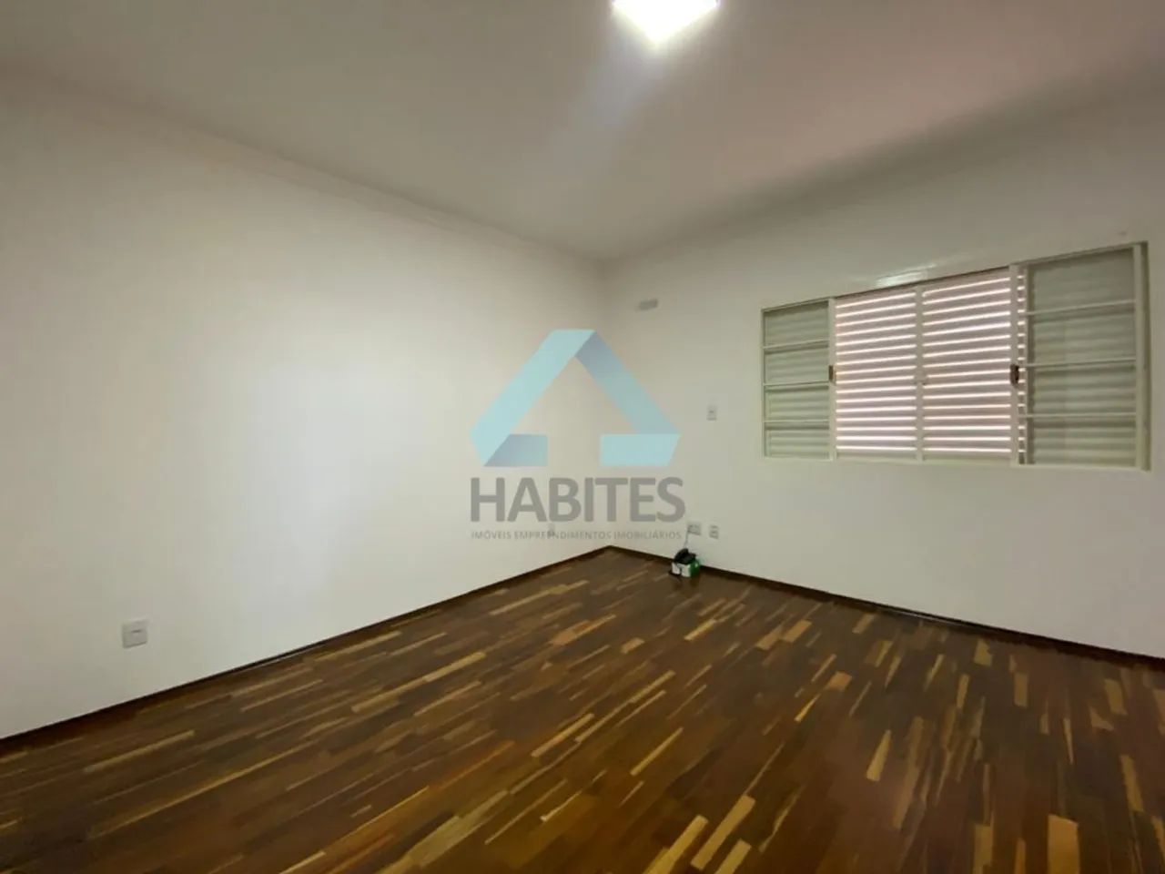 Locação de Comercial / Sala na cidade de Botucatu - Foto 4