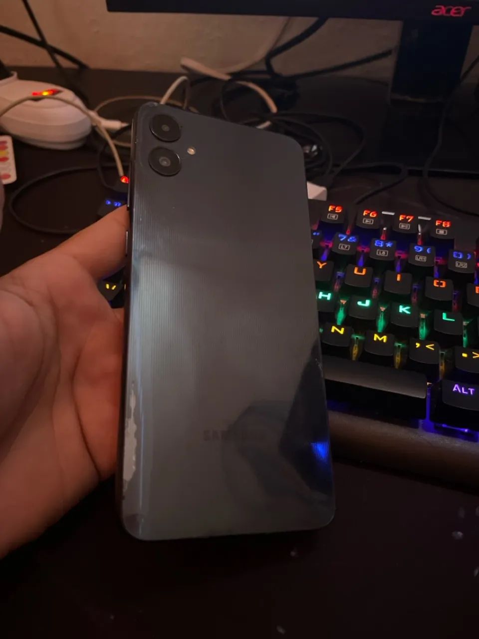 Vendo Galaxy A05 com ótimo espaço interno 128gb com marcas de uso  - Foto 2