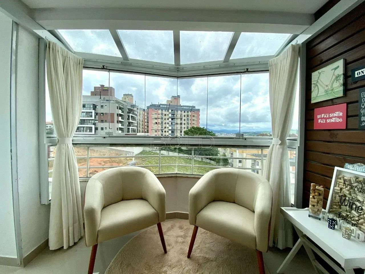 Apartamento amplo com 2 dormitórios e churrasqueira no Marazul no bairro Abraão - Foto 4