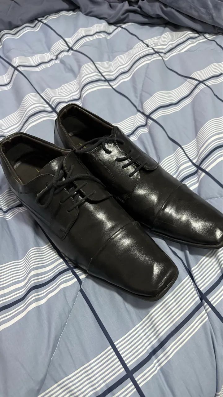 Sapato social de couro TAM 43