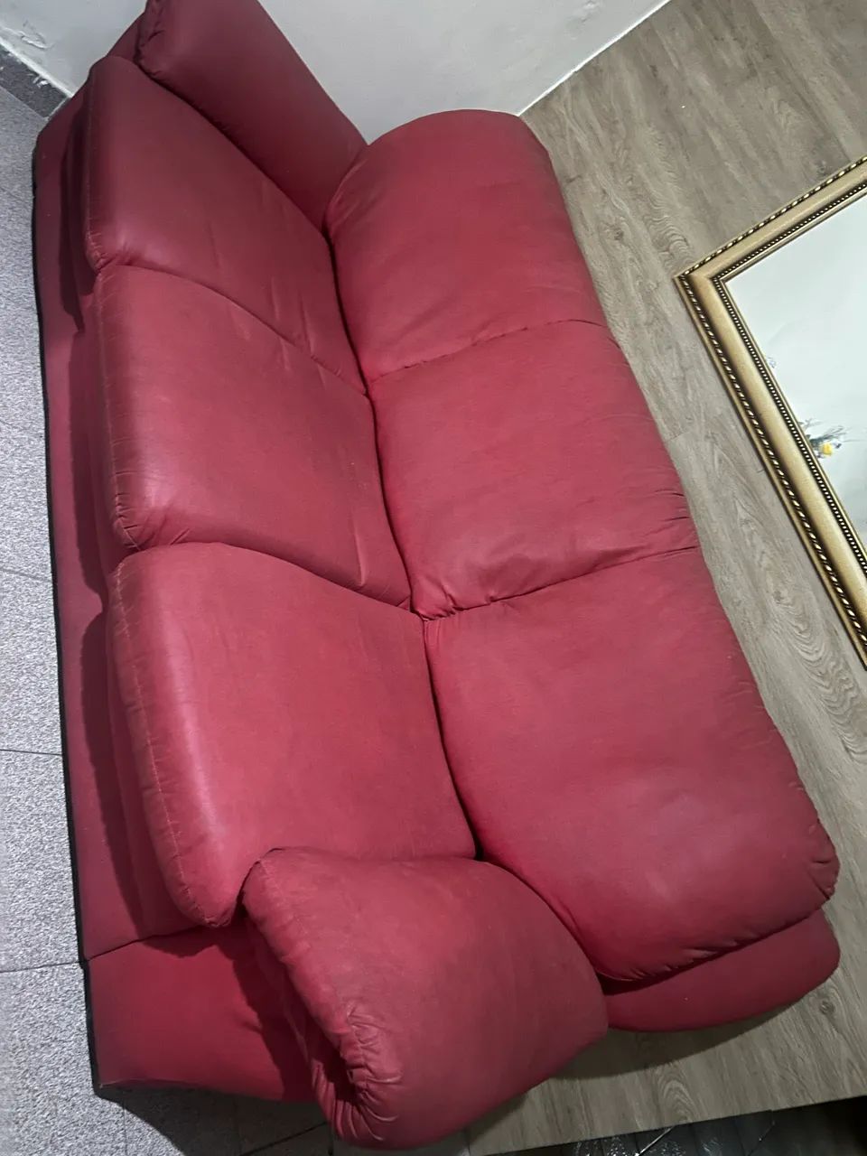 Sofá vermelho 
