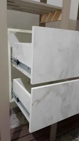 Guarda roupa aberto - Foto 3