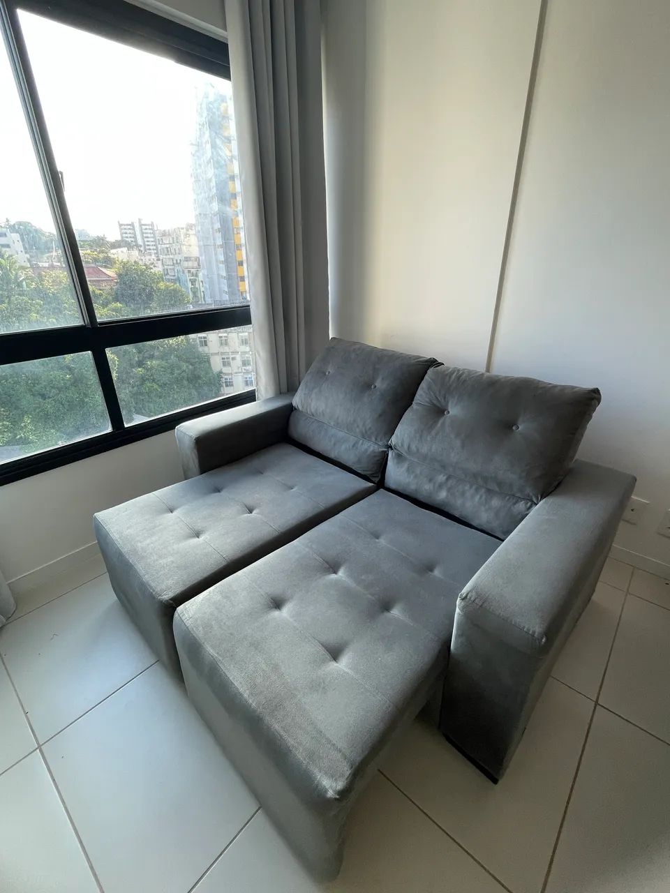 Sofá Retrátil e Reclinável 2 Lugares Cinza (Perfeito Estado) - Foto 2