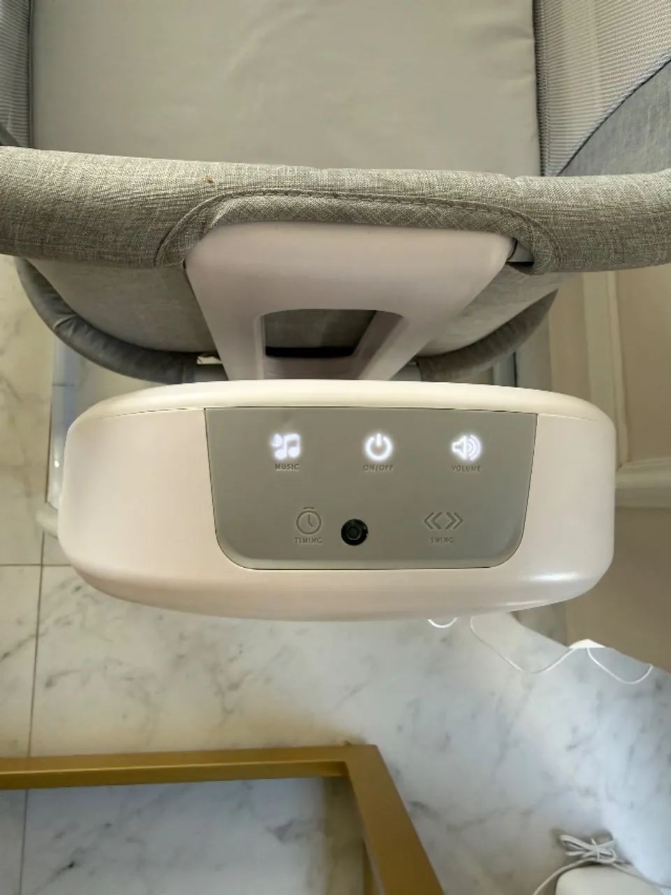 Berço Mastela Deluxe 4 em 1 com balanço automático - Foto 5