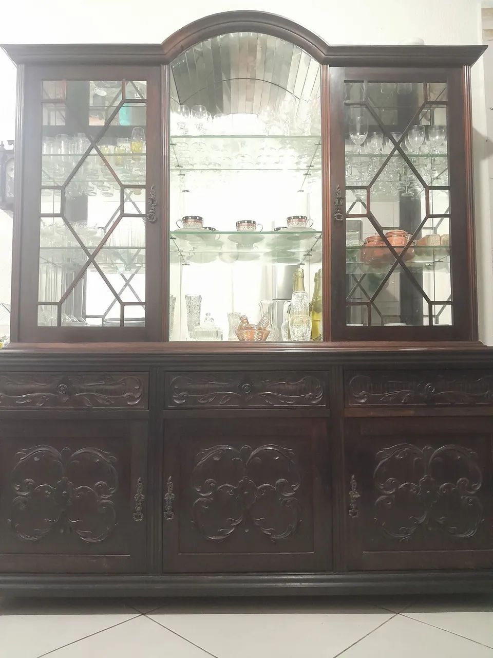 Antiga e grande cristaleira buffet de jacarandá - Foto 4