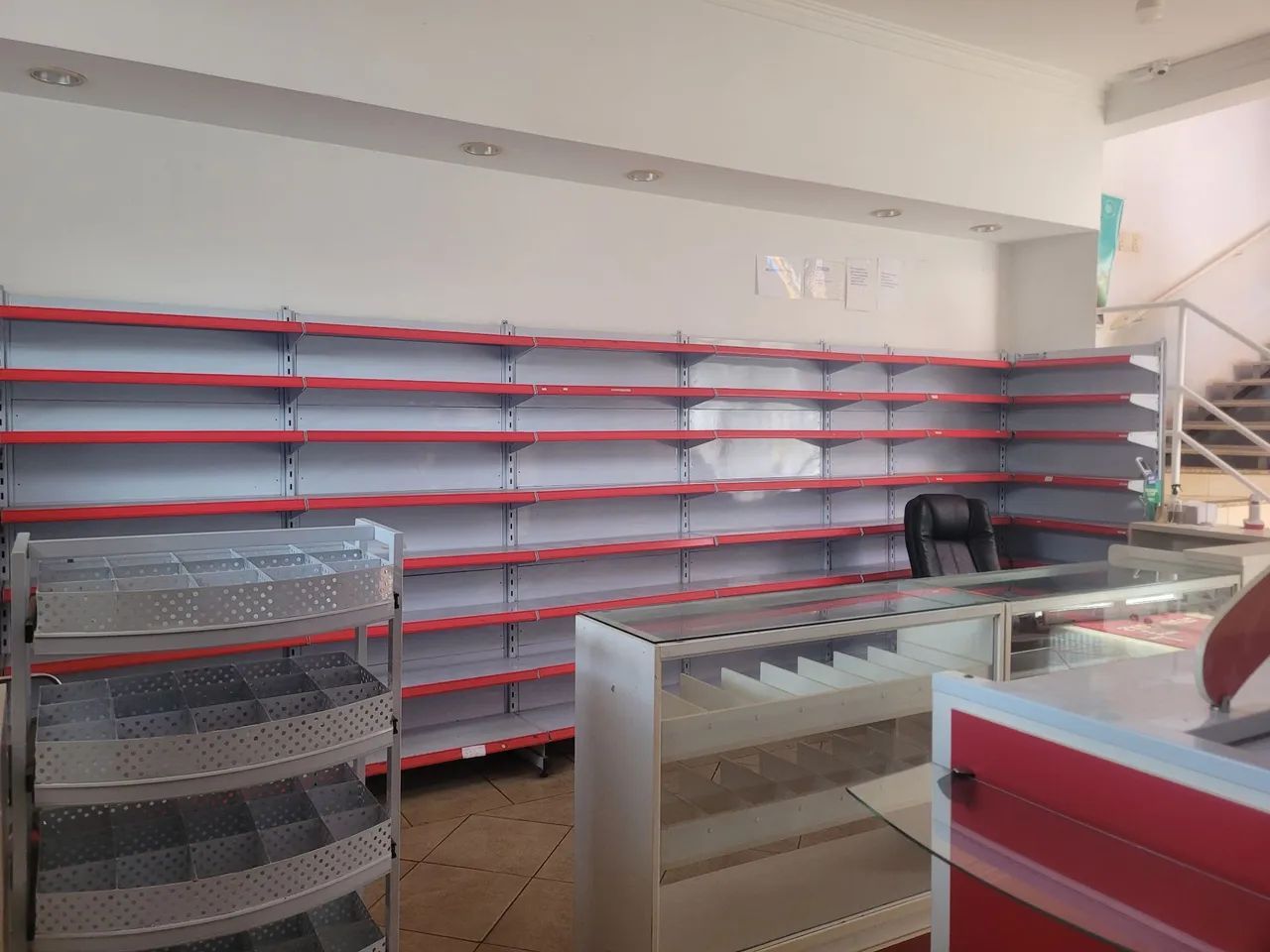 Mobiliário para farmacia completo. - Foto 2