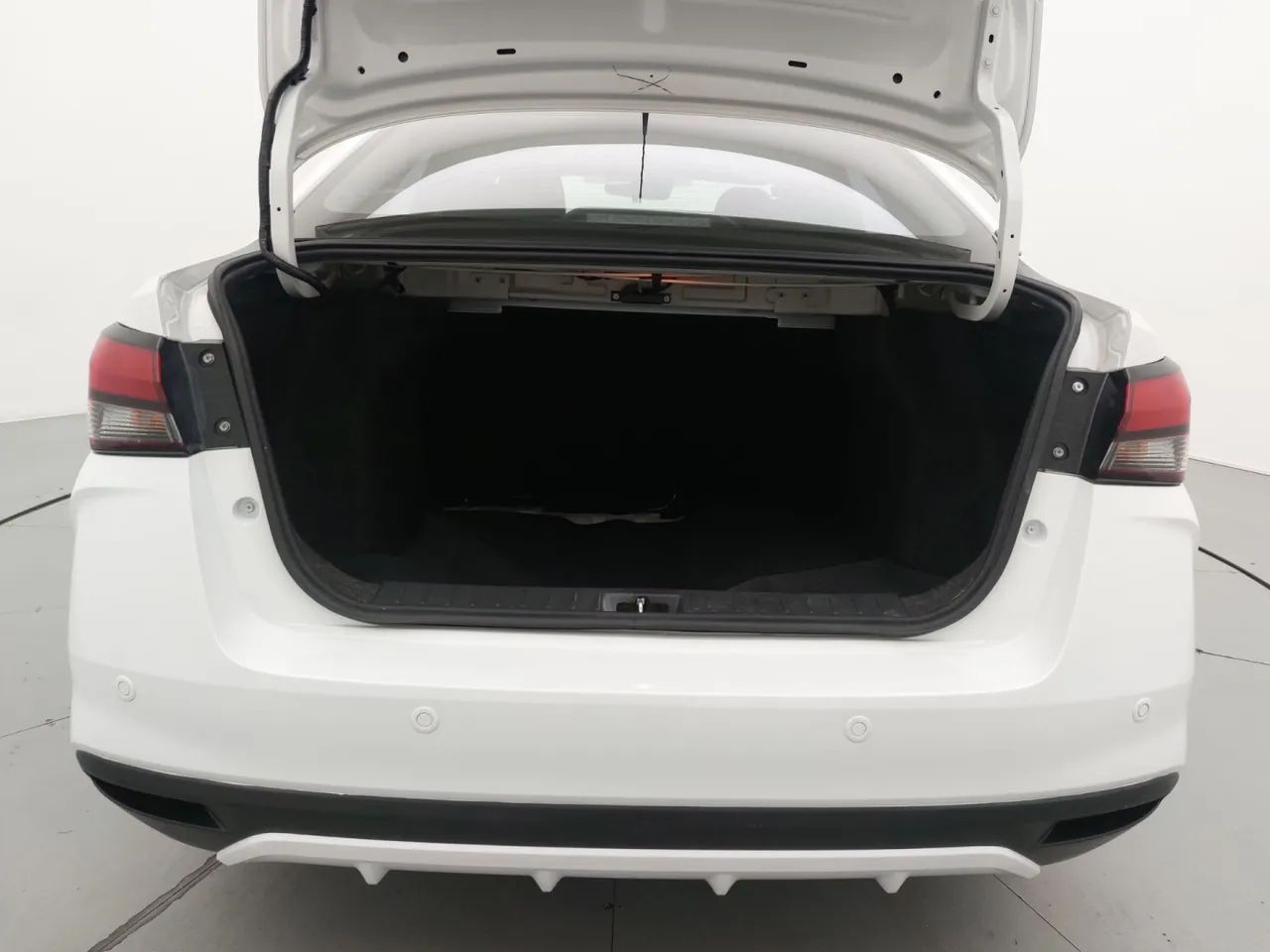 Nissan Versa Advance 1.6 16V Flex Aut., foto 9 de 18