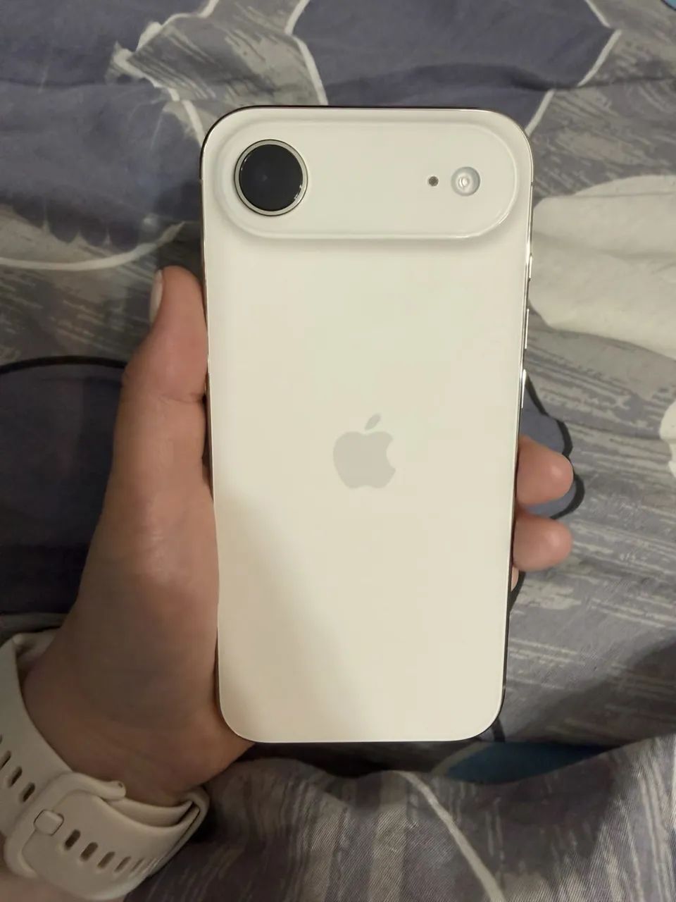 iPhone Air 17 - 256 gb preto e branco semi novos com Garantia  - Foto 2