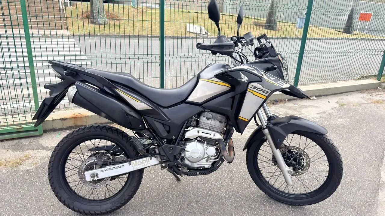 XRE 300 