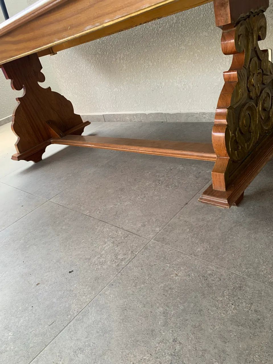 Pé de mesa rústico 