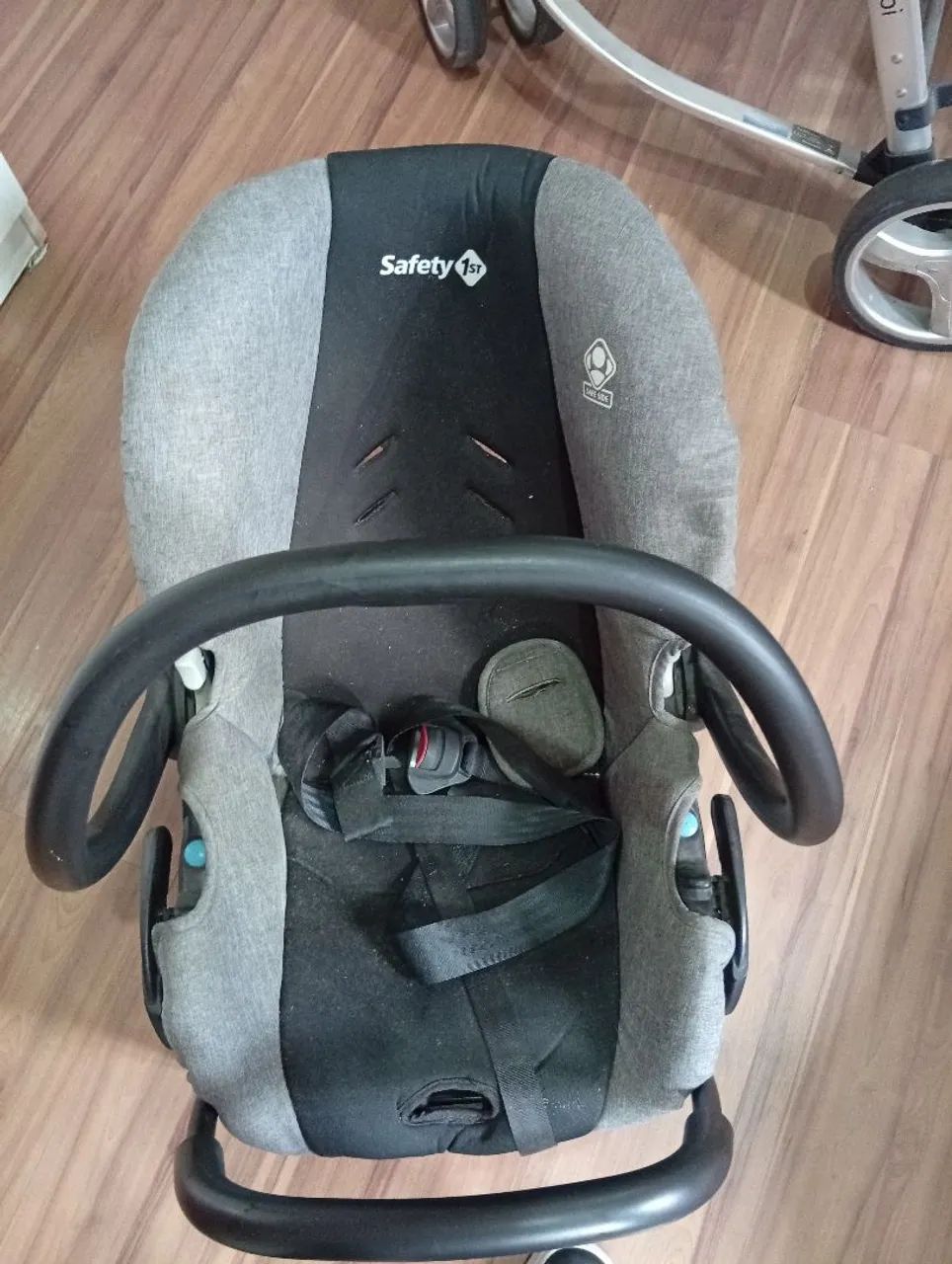 Bebê conforto safety preto com cinza 