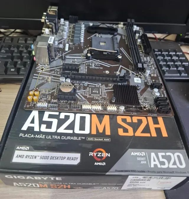 Placa Mãe Gigabyte A520M S2H DDR4, AMD, AM4 Nova  - Foto 2