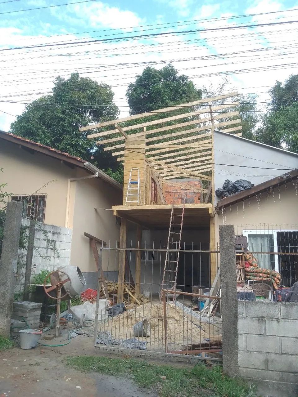 Pedreiro,  carpinteiro, construção, reforma, telhado, deck pergolado, mezanino  - Foto 2