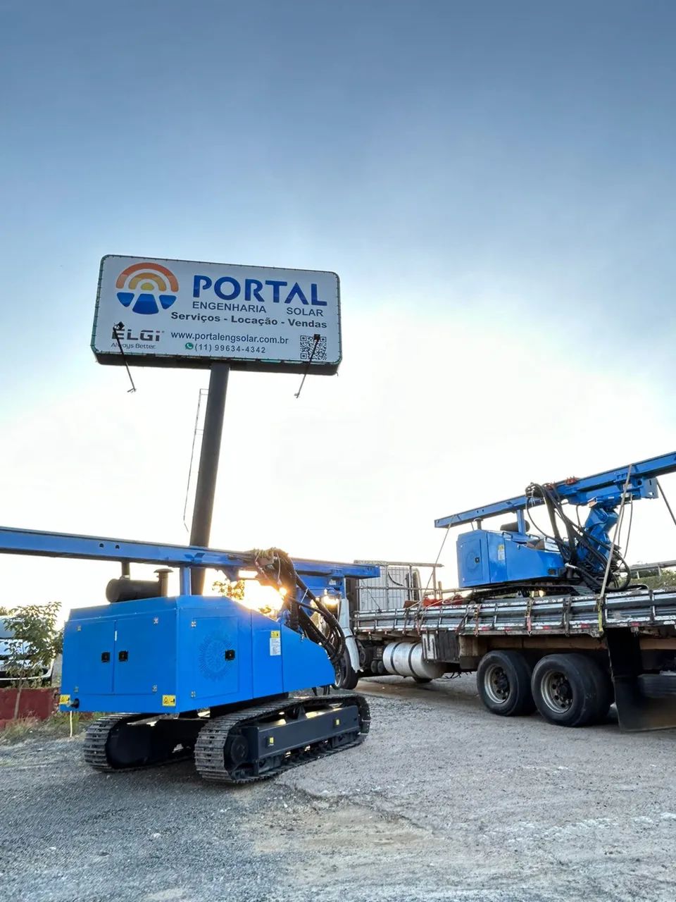 Perfuratriz multi função sob esteiras 