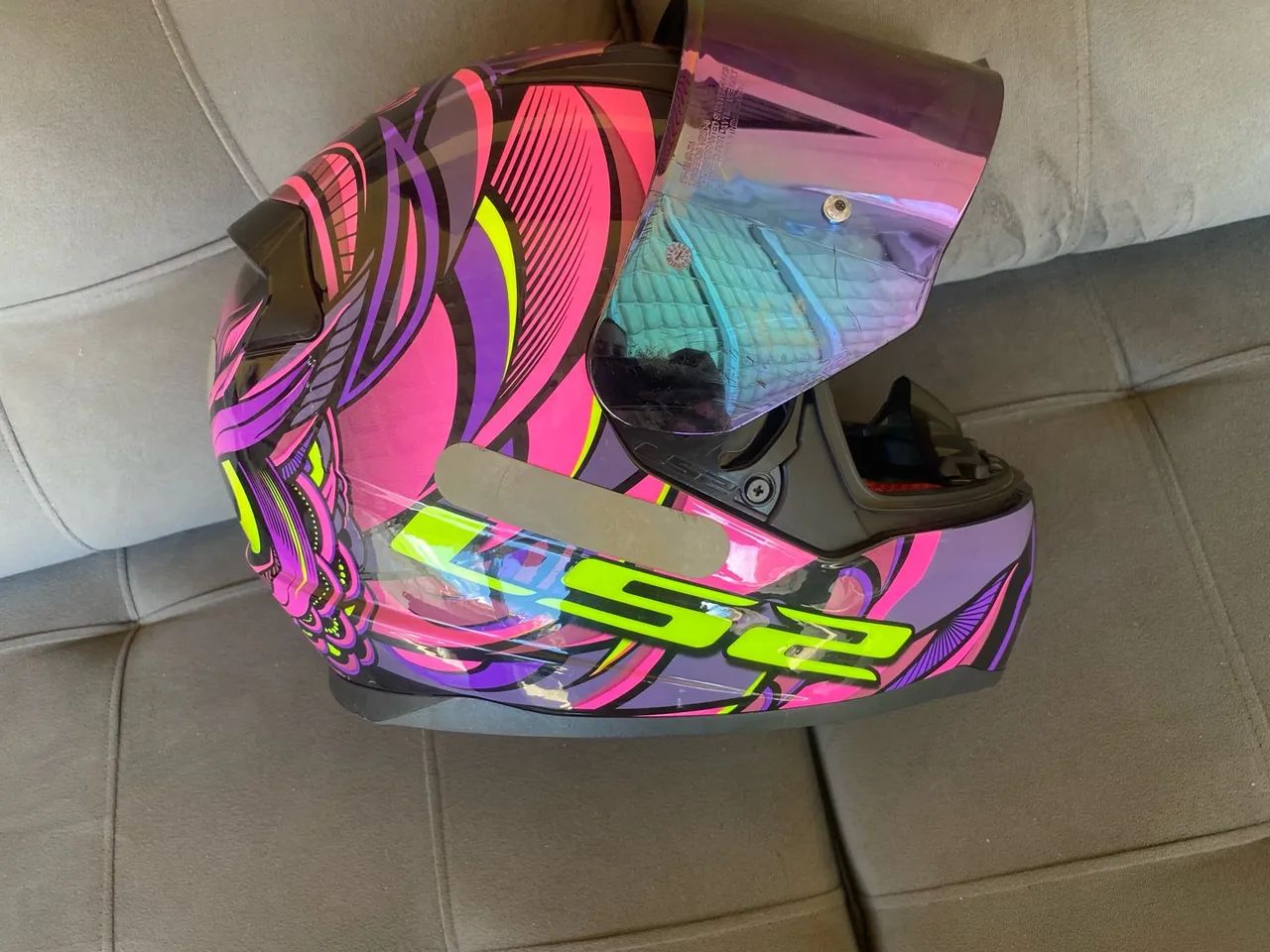 VENDO CAPACETE LS2 ATHENA - Foto 3