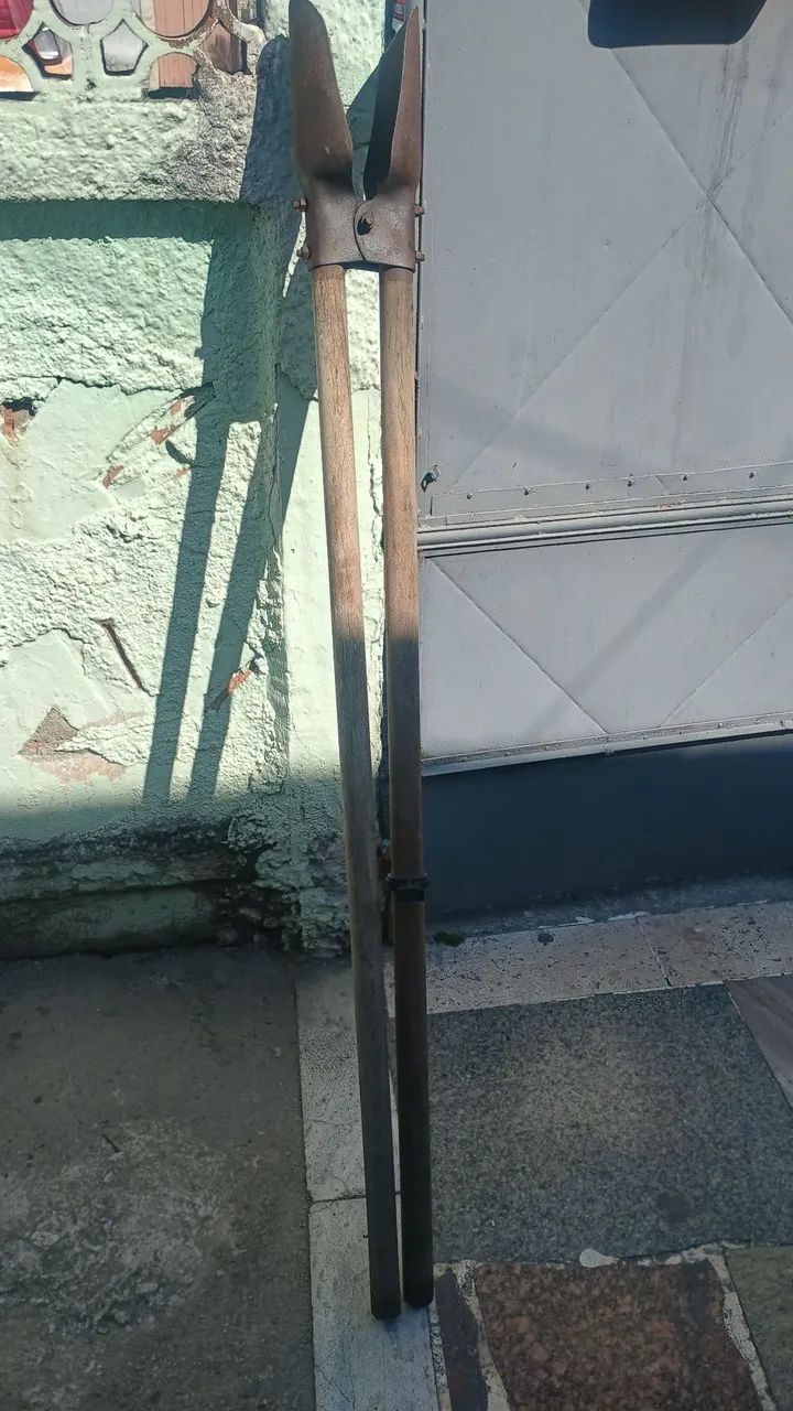 ARTICULATED HOE