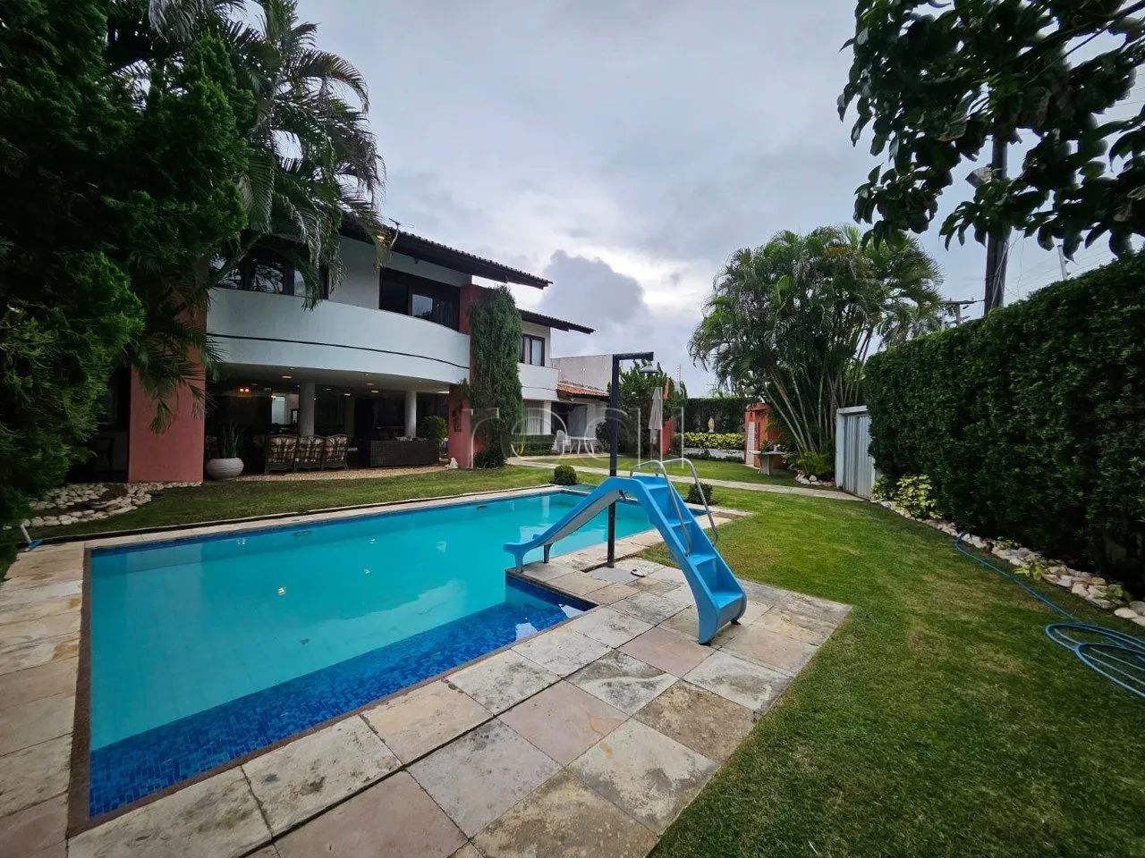 Casa Duplex | De Lourdes | 403² | 04 Suítes | 06 Vagas
