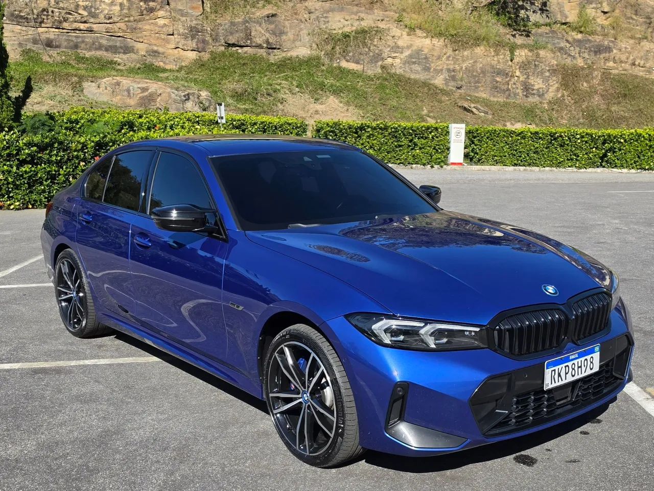 BMW 330E 2023