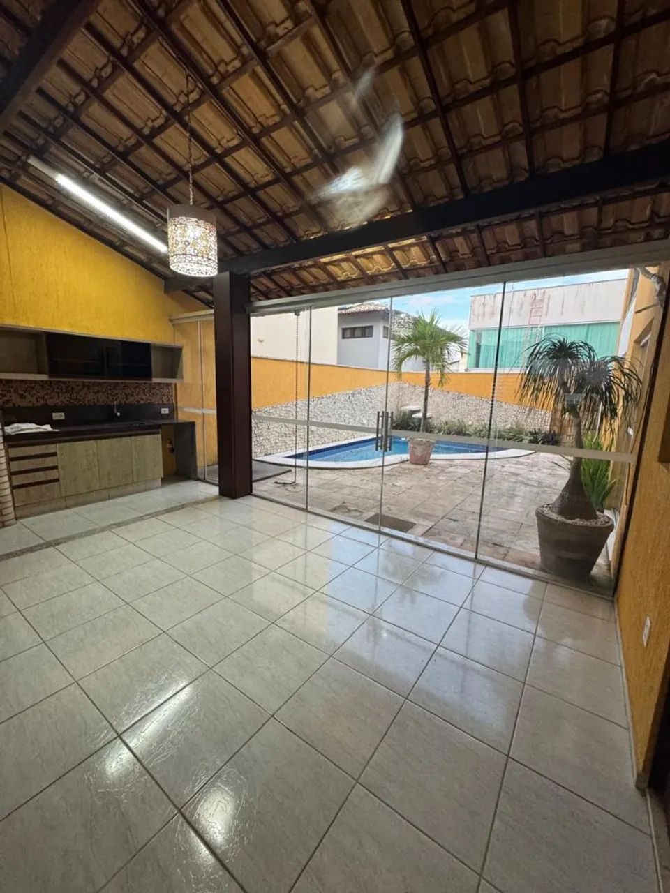 Belíssima Casa 4/4 com piscina - Foto 4