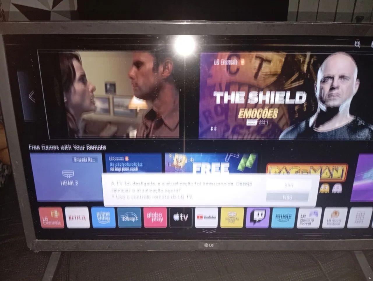Smart TV 32 polegadas com uma pequena oscilação na imagem da tv