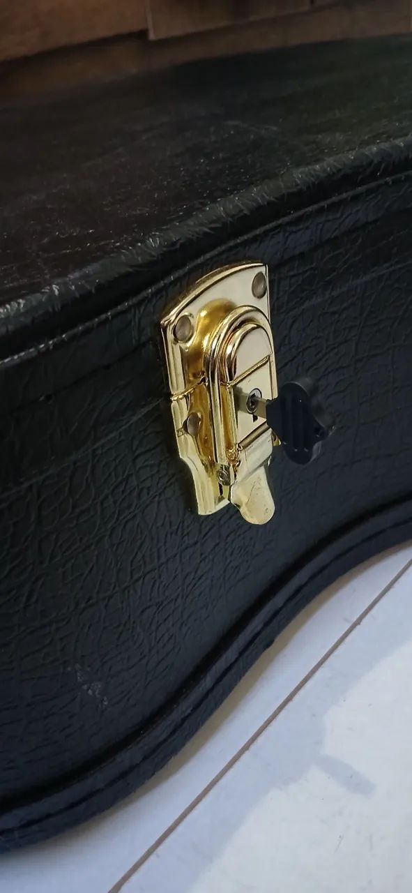Case Rígida para Violão Preto com Dourado - Foto 5