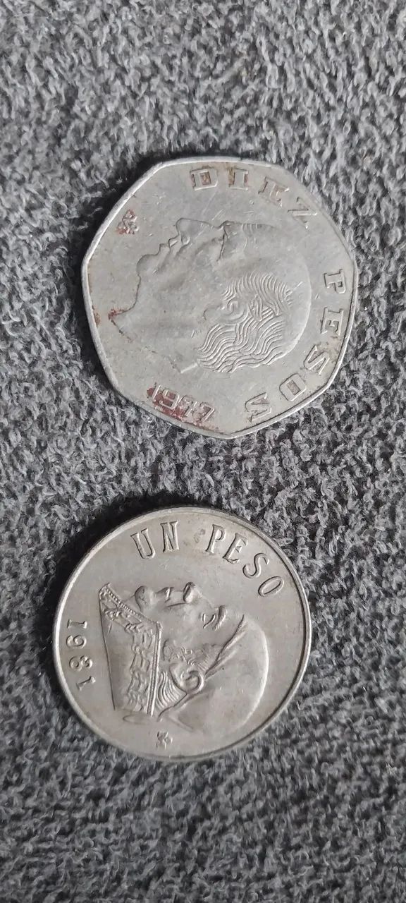 Moedas pesos antigos
