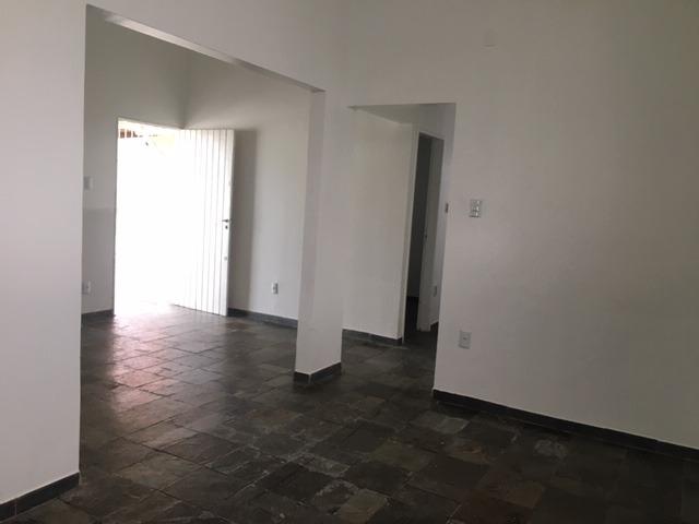 Casa a 500 metros do mar, excelente localização, com 1080 m² de terreno - Foto 10