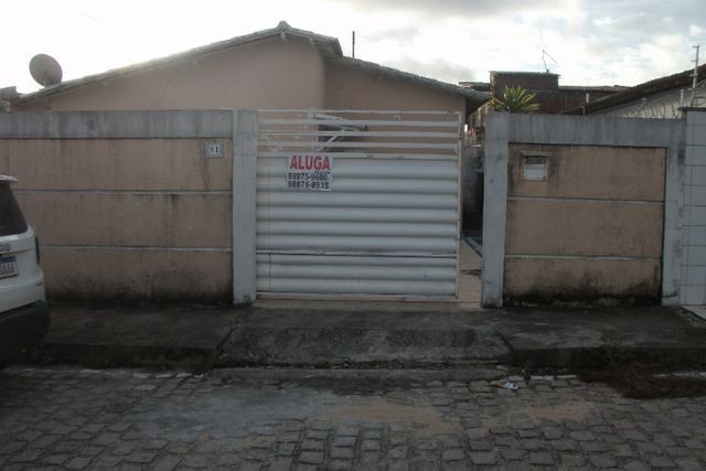 Vendo Casa Localizada no Jardim aeroporto.