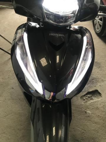 Honda SH300 - Estado de zero - Km Baixa! - Foto 6