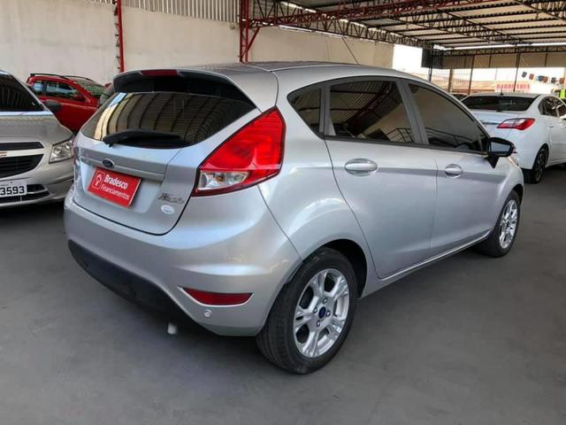 Ford Fiesta SEL 1.6 2016/2017 - Foto 19
