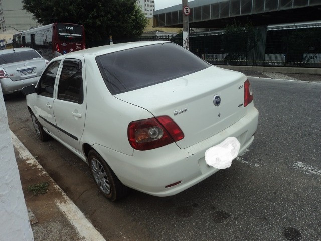 Fiat siena hlx 2006 em perfeito estado financio mesmo com nome sujo - Foto 4