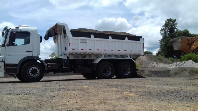 CAMINHÃO MERCEDES ATEGO 2428