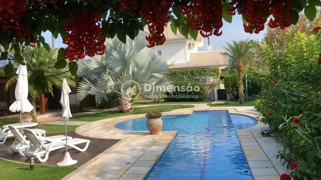 Casa em Jurerê Internacional com 300m2 área construida e lote de 900m2