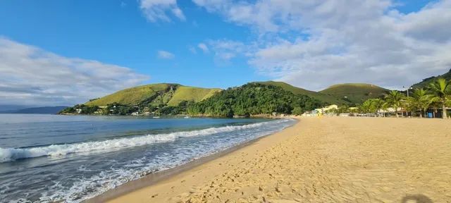 Maravilhosa casa com piscina em Garatucaia - Foto 8