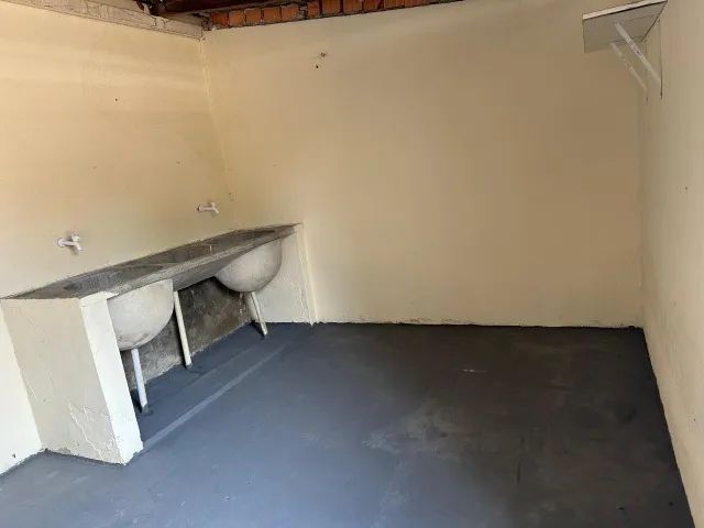 Vende-se casa no Caçari bem localizada com 5 quartos - Foto 3
