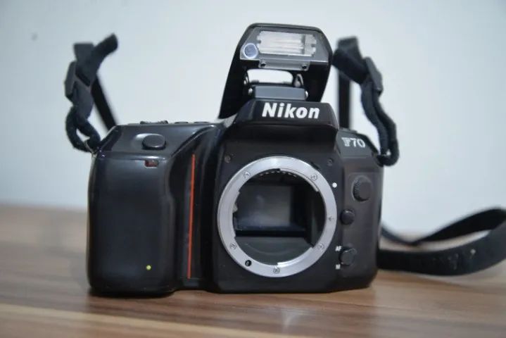 Nikon F70