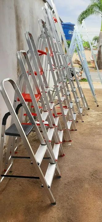 Escada em alumínio e aco extensiva 