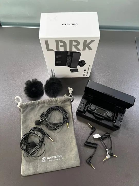 Hollyland Lark 150 Duo sem fio de 2,4 GHz c/ estojo de carregamento 