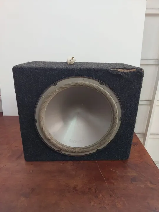 Caixa Selada Bravox com dois módulos Falcon. <br>