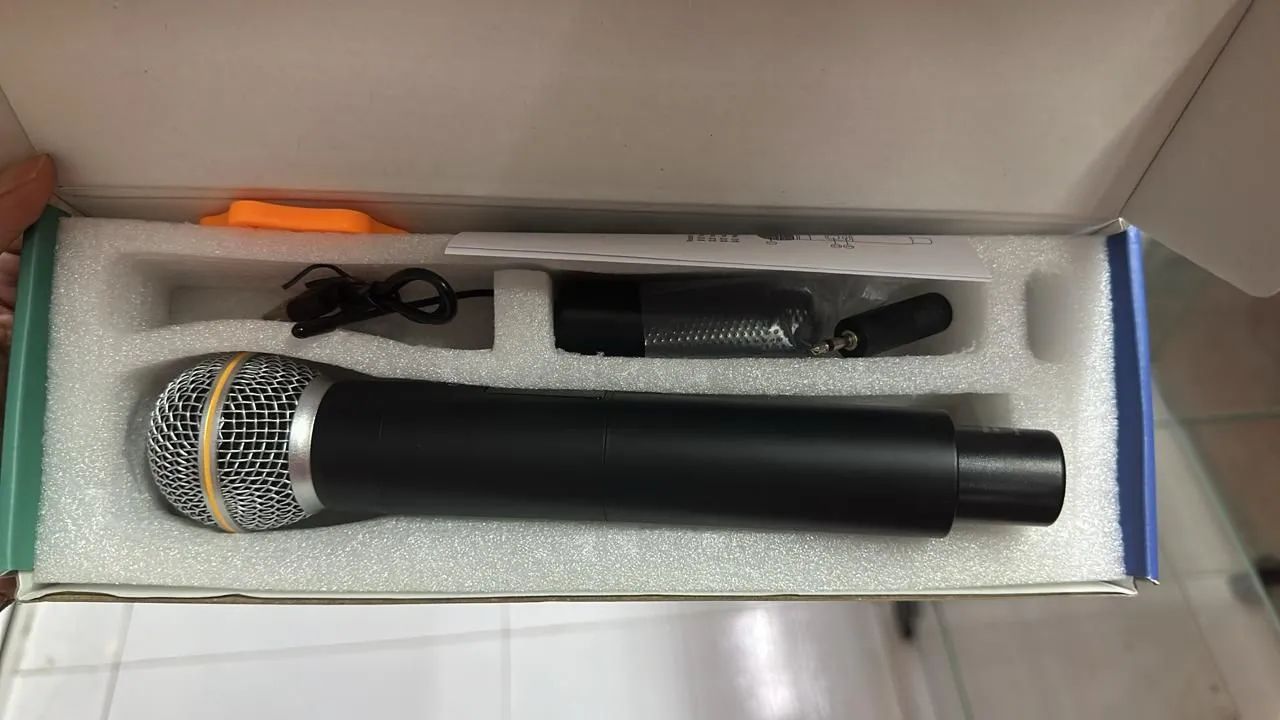 Microfone Sem Fio Onistek MC811 Recarregável - Foto 4