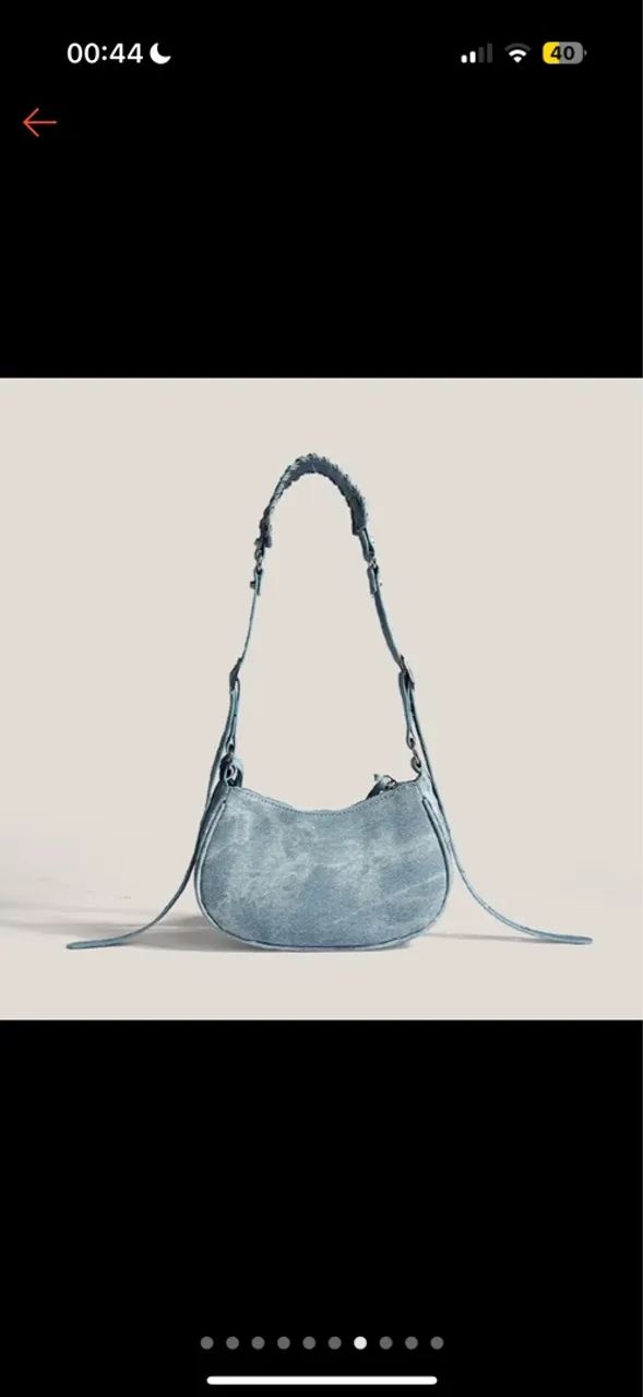 Bolsa de Ombro Azul com Detalhes em Metal - Foto 2