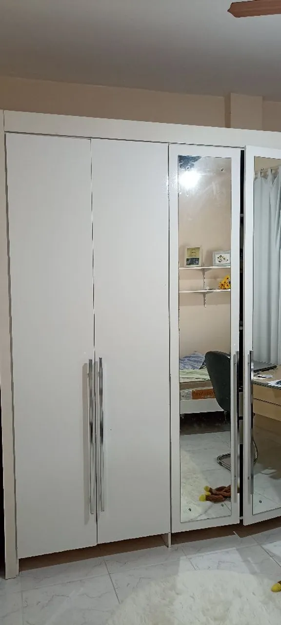 Guarda roupa 6 portas