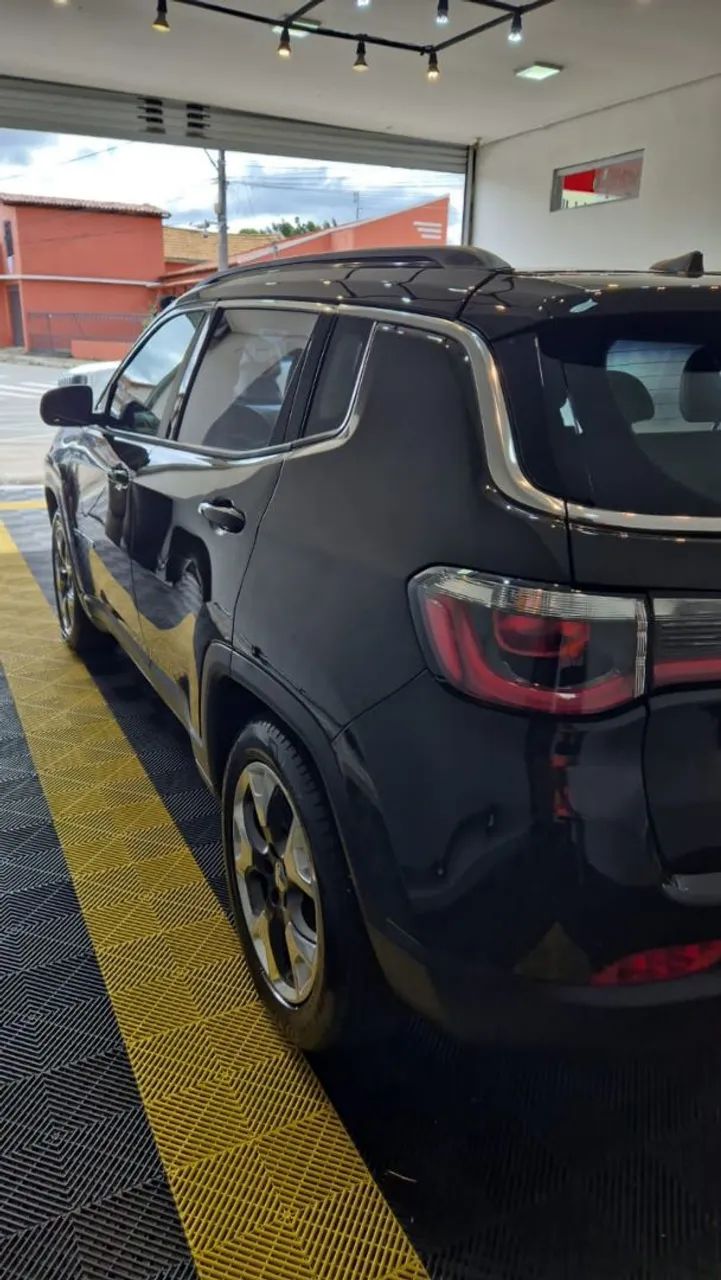 Carro impecável 