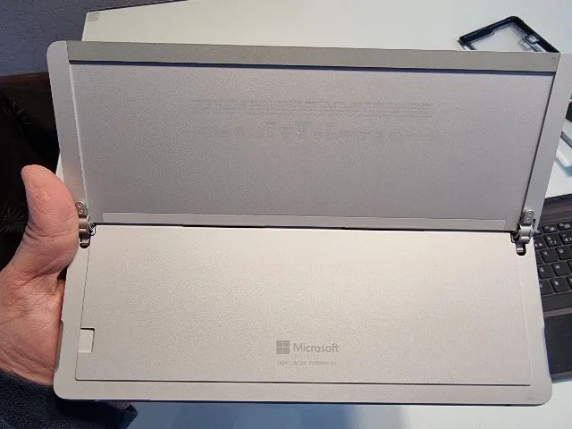 Microsoft Surface Go (1824) 8GB - 128GB - Teclado - Carregador