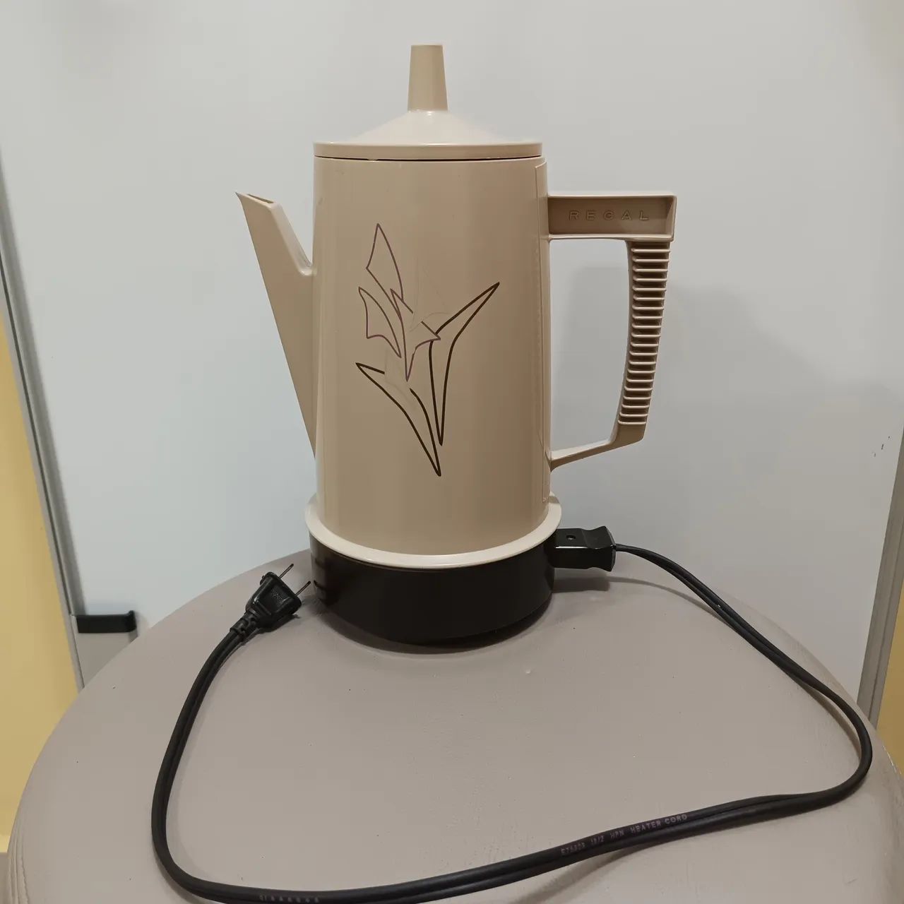 Cafeteira elétrica vintage regal poly 