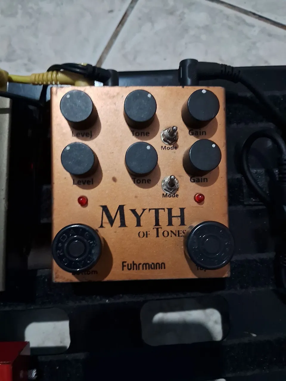 Pedal Fuhrmann Myth of Tones e compressor da Boss